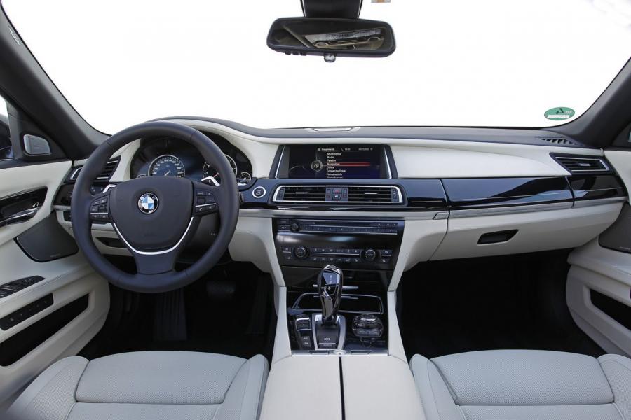  BMW 760i 2008 года  (фото 4 из 11)